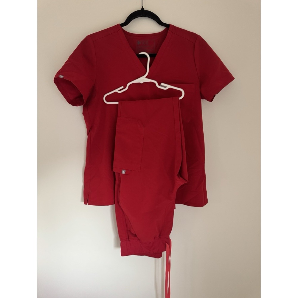 Figs 2 Piece Set Red Cargo Top & Yola Pants‎ Scrubs Women Sz Small
